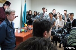 Оглашение приговора бывшим чиновникам министерства охраны окружающей среды.