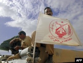 اعضای سازمان مجاهدین خلق پس از حمله آمریکا به عراق در سال ۲۰۰۳ خلع سلاح شدند. (عکس: AFP)