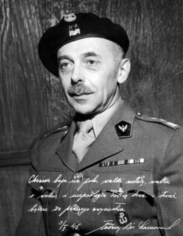 Генерал Тадеуш Бур-Коморовский, главнокомандующий АК в 1943-44 годах