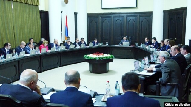 Armenia - A weekly cabinet session in Yerevan, 20Sep2012.