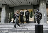 Stepped-up security outside a building managed by the Georgian Embassy in Moscow on October 3 (ITAR-TASS)
