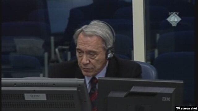 Svjedok Mandilović u sudnici, 14. siječnja 2013.