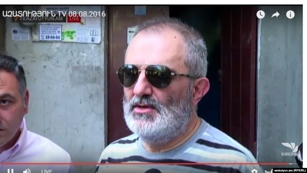 A95EE6E4-6F76-40F3-83B7-D0AAD4018E4E_w98