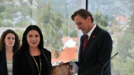 Marina Abramović prima priznanje 13. juli, oktobar 2012.