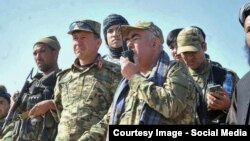 Ауғанстан генералы Абдул Рашид Дустум "Талибан" содырларына қарсы әскери операцияны басқарып тұр. Сурет 2015 жылы түсірілген.
