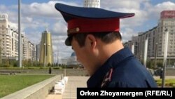 Сотрудник полиции в Астане. Иллюстративное фото.
