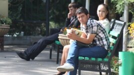 Студенты Казахского аграрного университета в Алматы. Иллюстративное фото.