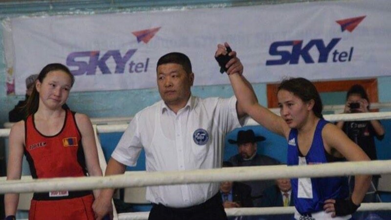 Казахская девушка-боксер из Монголии