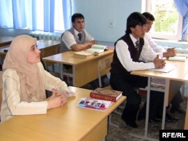 Students of new religious-secular school opened in Dushanbe last year