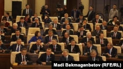 Первое пленарное заседание мажилиса парламента шестого созыва. Астана, 25 марта 2016 года.