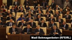 Первое пленарное заседание мажилиса парламента шестого созыва. Астана, 25 марта 2016 года.