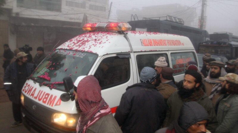 По крайней мере 10 человек погибло при взрыве в Пакистане