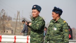 Қазақ-қырғыз шекарасындағы сарбаздар. (Көрнекі сурет)