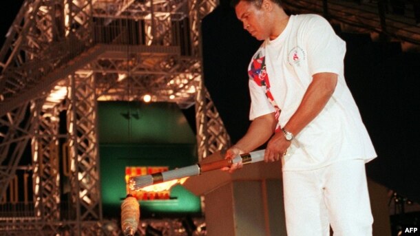 Muhamed Ali zapalio je olimpijski plamen u Atlanti 1996.