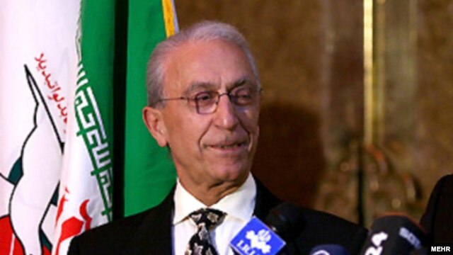 پروفشور مجید سمیعی در سفری به تهران. ۲۱ فوریه ۲۰۰۹.
