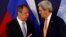 Sergei Lavrov (solda) və John Kerry, arxiv fotosu