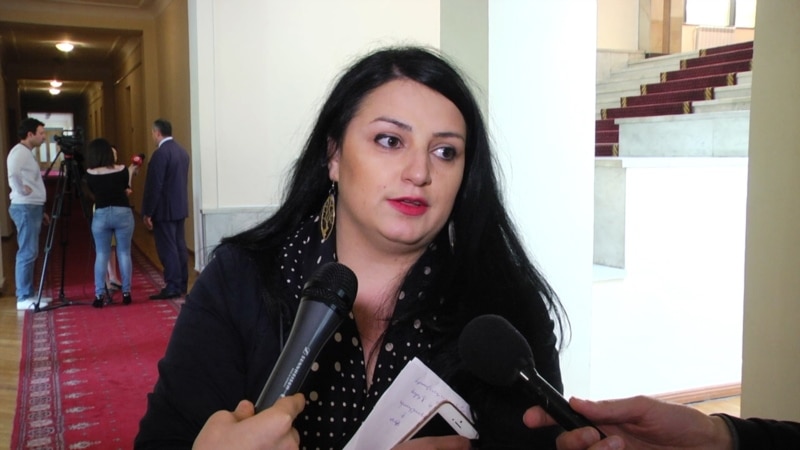 Journalist Demands Apology From Armenian Police Chief