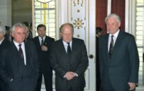 Ukrainian President Leonid Kravchuk (left), Belarusian Supreme Soviet Speaker Stanislau Shushkevich (center), and Russian President Boris Yeltsin after signing the CIS agreement, December 8, 1991(Tass)