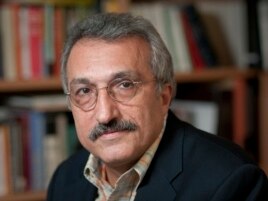 عباس میلانی، استاد دانشگاه استنفورد ‌می‌گوید، بریا برای تجسس درباره نفت شمال، مهندسینی را مخفیانه به ایران فرستاد.