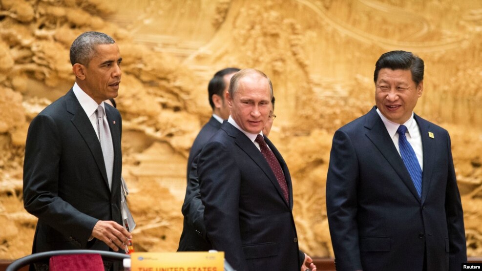 U.S. President Barack Obama (L), Russian President Vladimir Putin (C), and Chinese President Xi Jinping (R) are all attending the APEC summit in Peru.