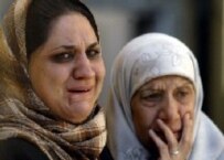 Iraqi women grieving the victims of a car bombing (file photo)