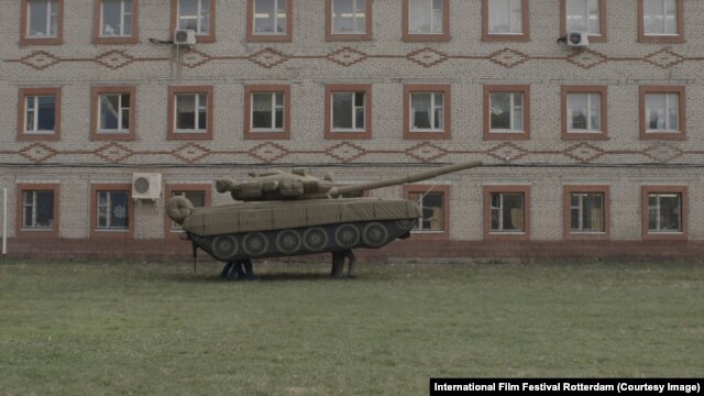 Надувной танк из Хотькова