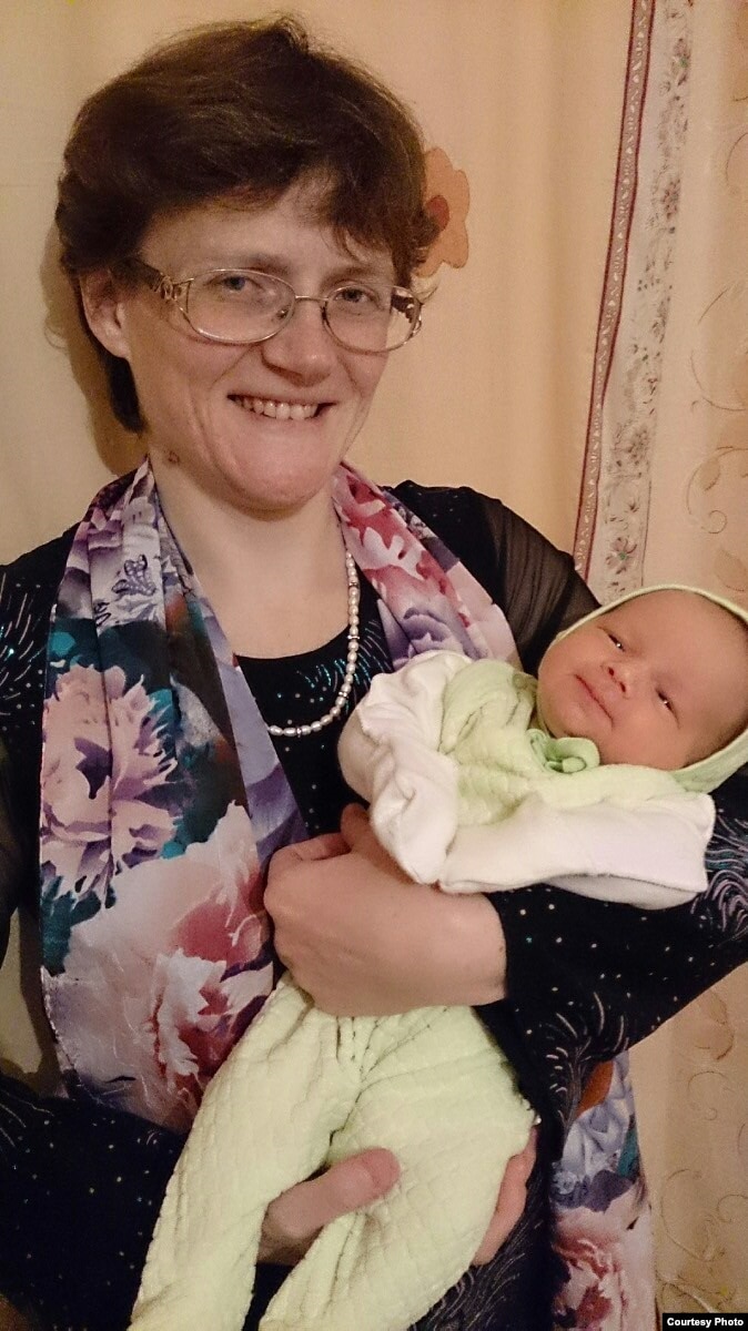 Svetlana Davydova with her daughter