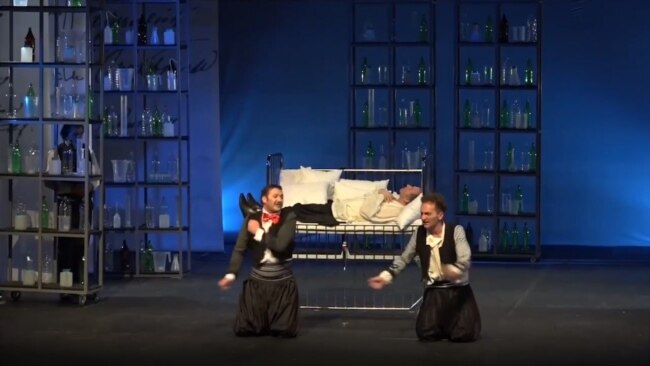 Teatri s’ndalet as në kohën e pandemisë Teatri s’ndalet as në kohën e pandemisë