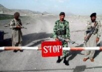 Pakistani guards at the border with Afghanistan (file photo) (epa)