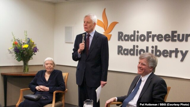 RFE/RL President Kevin Klose, flanked by Russian human rights leader Lyudmila Alekseyeva (left) and journalist and author David Satter (right) at a Washington, DC reception to mark the 60th anniversary of Radio Liberty's first broadcast to Russia on March 1, 1953