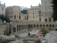 Monuments in downtown Baku (file photo) (RFE/RL)