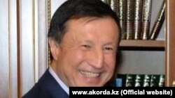 Әділбек Жақсыбеков.