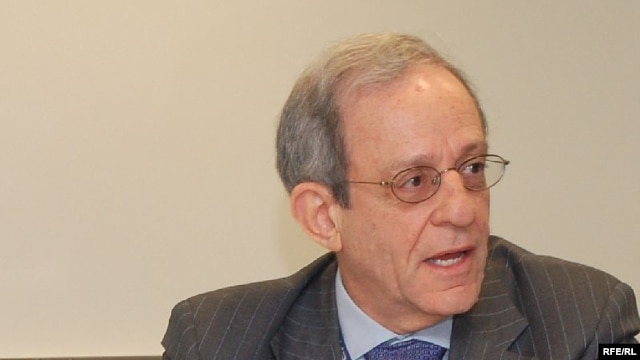 Daniel Serwer