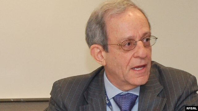 Daniel Serwer