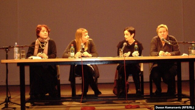 Dubravka Đurić, Irena Javorski, Katarina Lončarević, Jelisaveta Blagojević u Centru za kulturnu dekontaminaciju