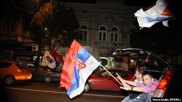 Slavlje u Beogradu zbog pobede Tomislava Nikolića na predsedničkim izborima