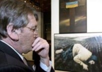 Ukrainian President Viktor Yushchenko at an exhibition in Kyiv on the faimine (file photo) (epa)