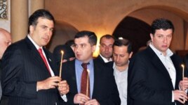 მ. სააკაშვილი, დ. ბაქრაძე და გ. უგულავა შენდობის დღეს