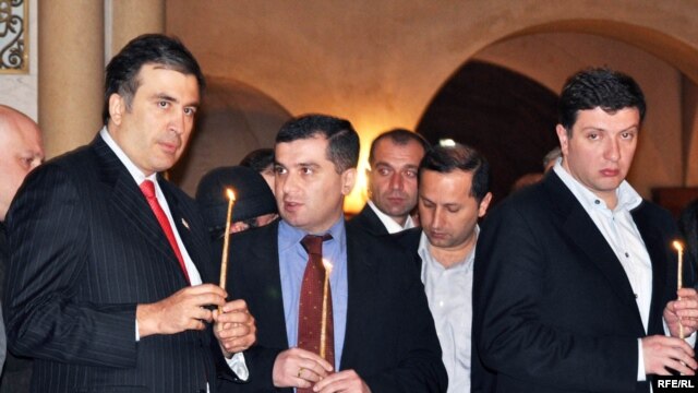 მ. სააკაშვილი, დ. ბაქრაძე და გ. უგულავა შენდობის დღეს