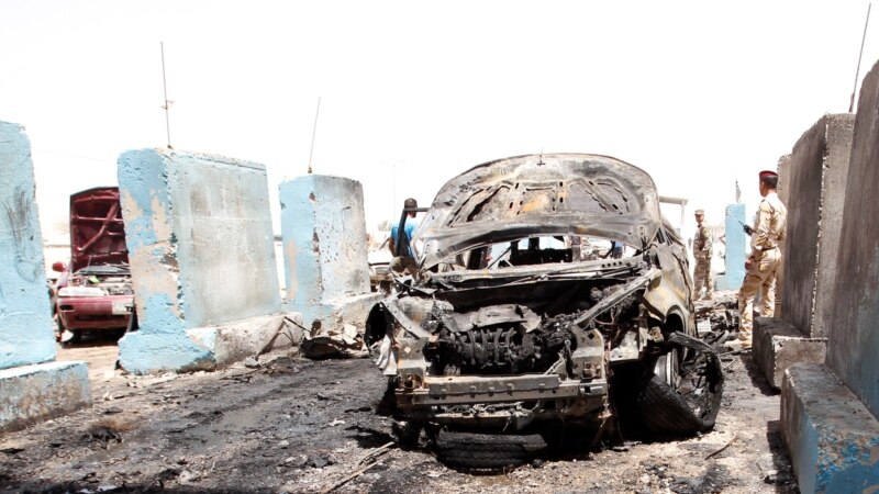 В Багдаде при взрыве машины погибли 14 человек