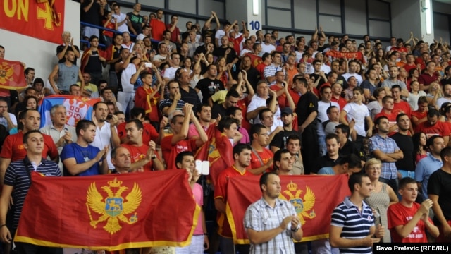 Navijači pozdravljaju reprezentaciju Srbije, 2. septembar 2012.