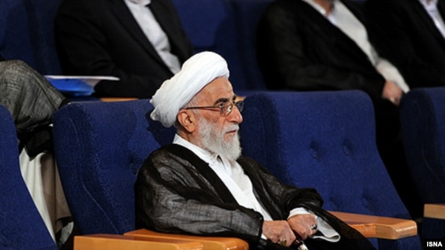 اظهارات آیت الله احمد جنتی یکی از تندترین سخنان وی علیه مخالفان رهبر جمهوری اسلامی ایران است که در بیش از یکسال گذشته نسبت به عملکرد آیت الله خامنه ای در حمایت از دولت محمود احمدی نژاد انتقادهای شدیدی صورت داده اند.