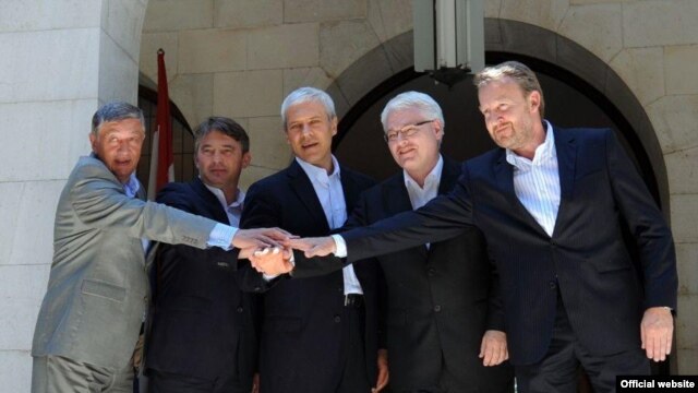 Croatian President Ivo Josipovic with Serbian President Boris Tadic and members of the Bosnia-Herzegovinian tripartite presidency at the meeting in Brijuni on July 18.