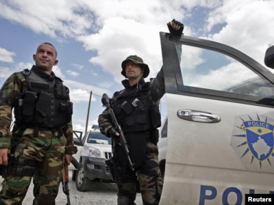 Pripadnici Specijalne jedinice kosovske policje u Mitrovici - ilustracija