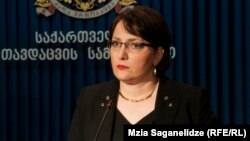 Тина Хидашели, Грузия қорғаныс министрі.