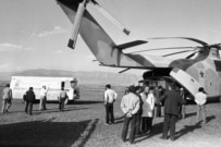 Refugees being evacuated from Stepanakert to Armenia in November 1989 (Photolur)