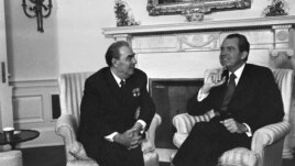 Леонид Брежнев (слева) и Ричард Никсон (справа) во время встречи в Белом доме. Вашингтон, 1973 год.