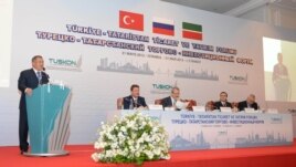 Рустам Минниханов в татарстано-турецком торгово-инвестиционный форуме в Стамбуле, 2012 год