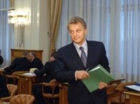Khristenko described forcing electricity and gas producers to part with their transmission networks \