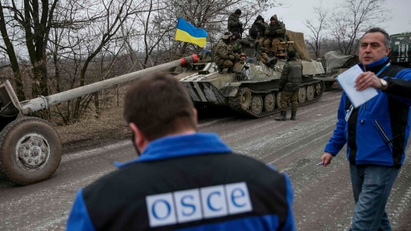 Киев и сепаратисты продолжают отвод тяжёлого вооружения
